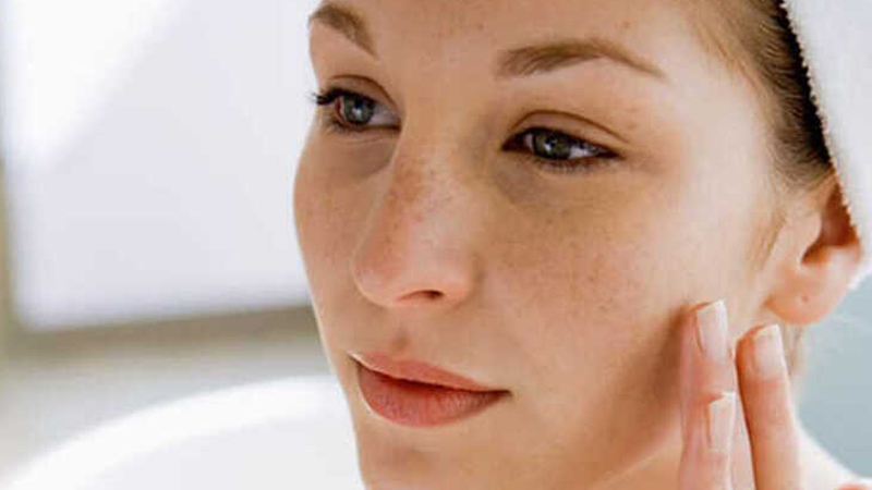 Cách phân biệt nám tàn nhang đồi mồi